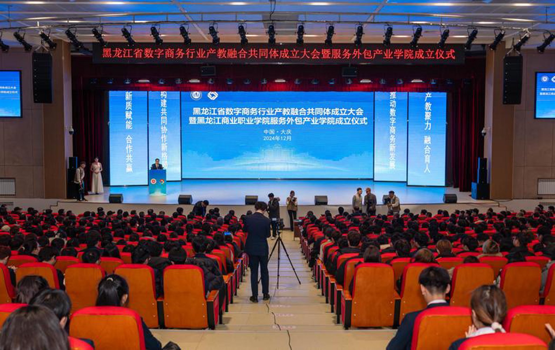 选择舒适的沙发面料：一份选购指南